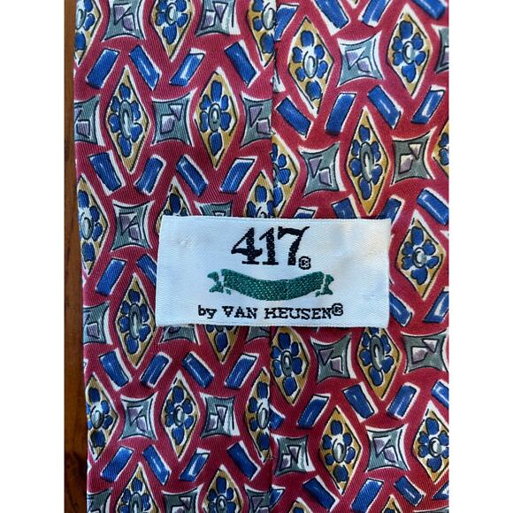 417 by Van Heusen Mens Neck Tie All Silk  Made in the USA Red Blue Geometric - Picture 3 of 6